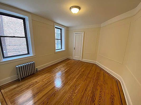 5th image of 11818 Metropolitan Ave APT 6F