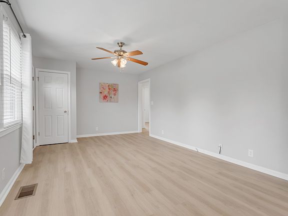 5th image of 304 Lallemand Ct