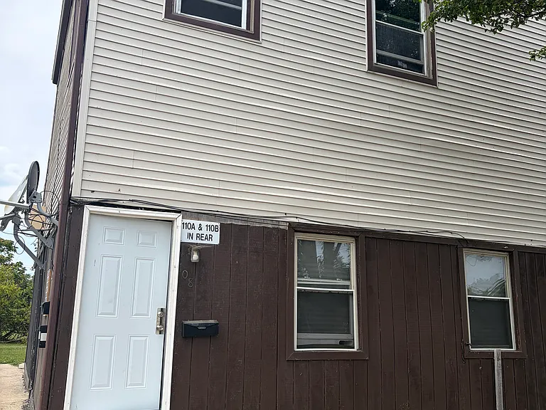 108 Winchester St — Photo 1