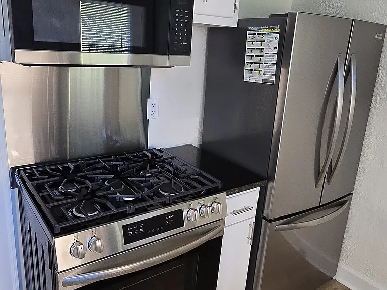 729 E 40th St #1 — Photo 12