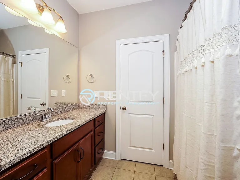 2506 Gallery Dr — Photo 13