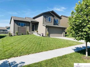 16424 Redman Ave, Omaha, NE 68116