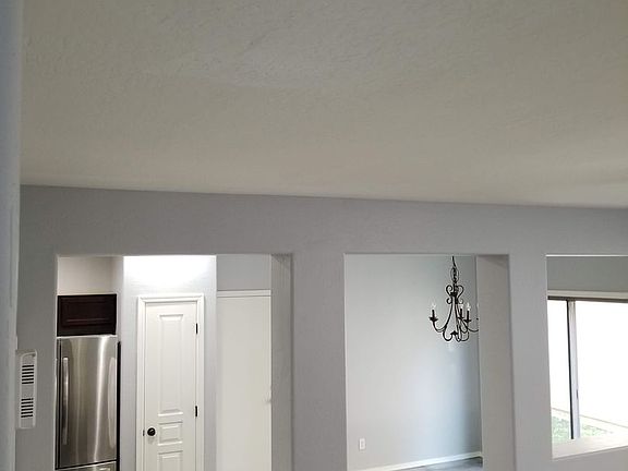 4th image of 125 E Catclaw St #21350423
