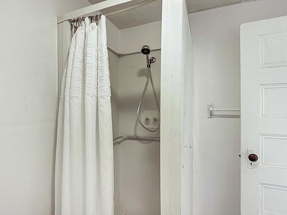 5th image of 253 North St #3