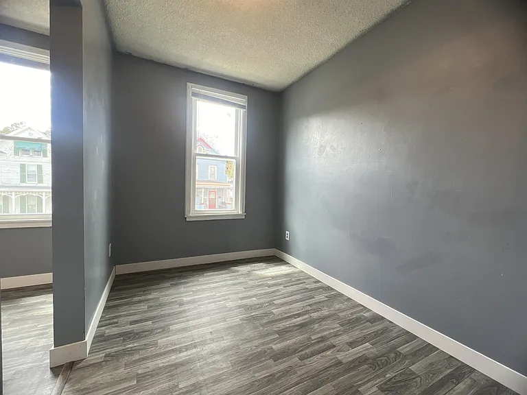 2230 Francis St — Photo 6