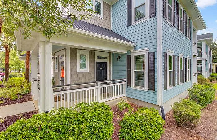 3 bed, 1350 sqft, $2,900 — Photo 3