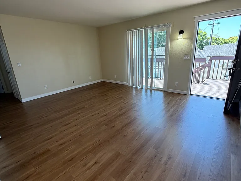 6772 Solita Ave #D — Photo 5