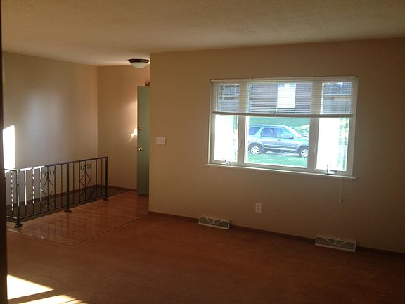 LIVING Room, Southern exposure