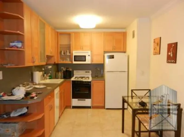 2035 East 7th Street image 1 of 10