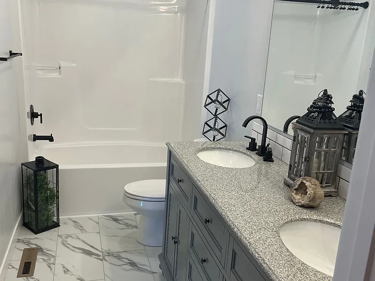 1915 S Maple Tree Ln #1 — Photo 8