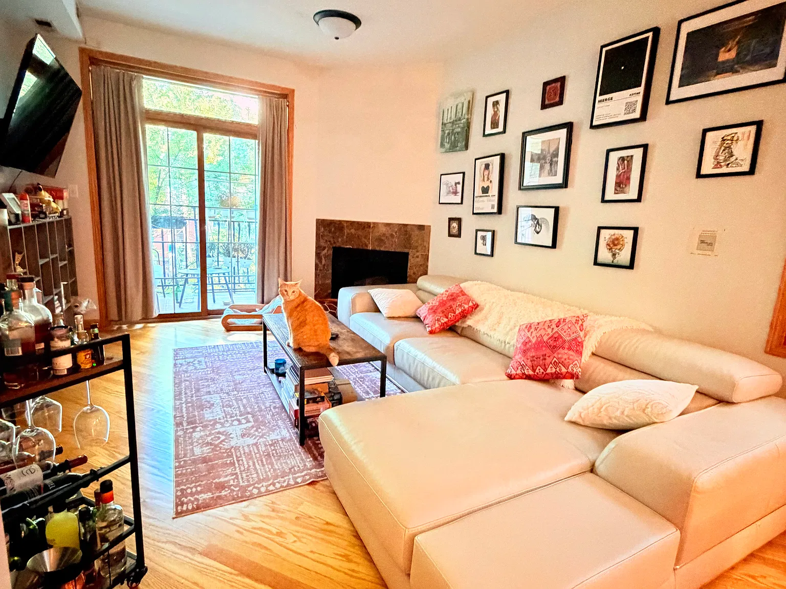 3 bed, 1500 sqft, $3,020 — Photo 3