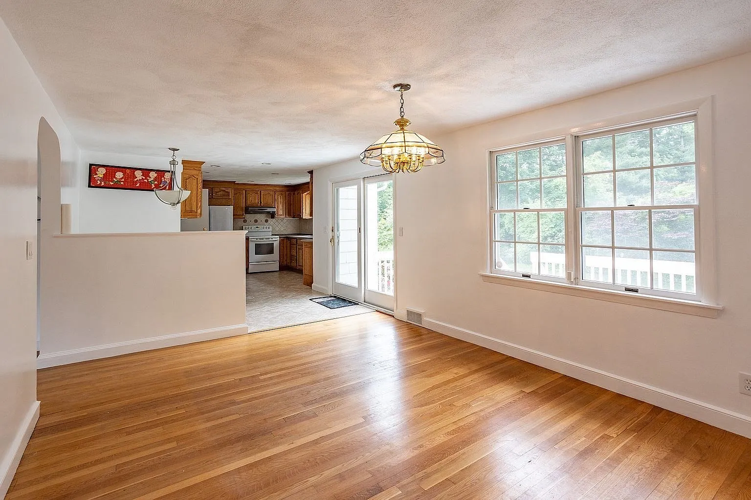 3 bed, 2.5 bath, 2080 sqft, $5,300 — Photo 3