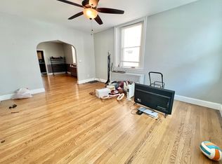 350 Hanover St #2, Boston, MA 02113