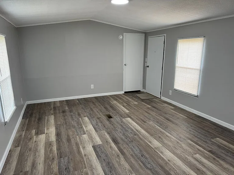 32-55 Doty Ln — Photo 4