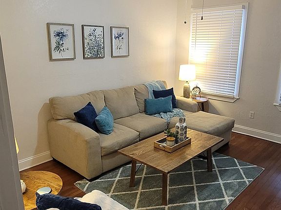 2nd image of 407 S Melville Ave #1