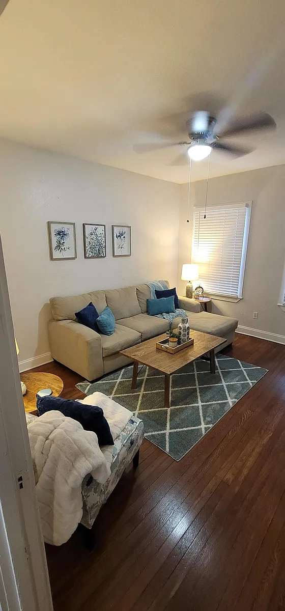 Building Photo - 407 S Melville Ave #1