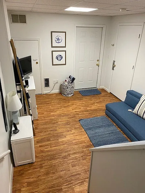 3 bed, 2.0 bath, 880 sqft, $2,000 — Photo 4