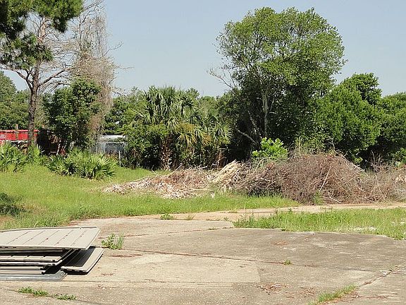 5th image of 241 Attu St