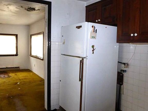 5th image of 23 E Wilde Ave