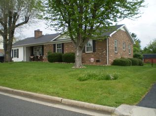1250 N 11th St, Wytheville, VA