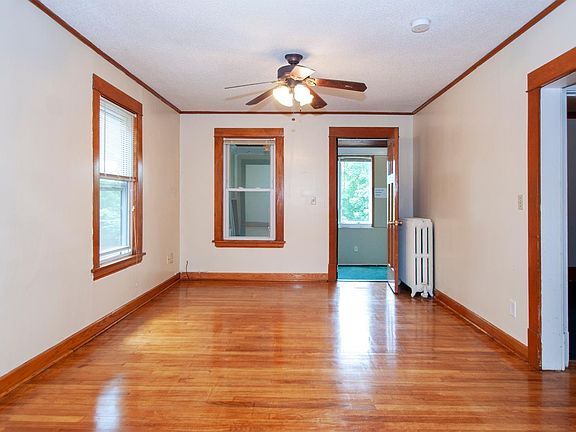 3rd image of 2545 Fillmore St NE APT 2