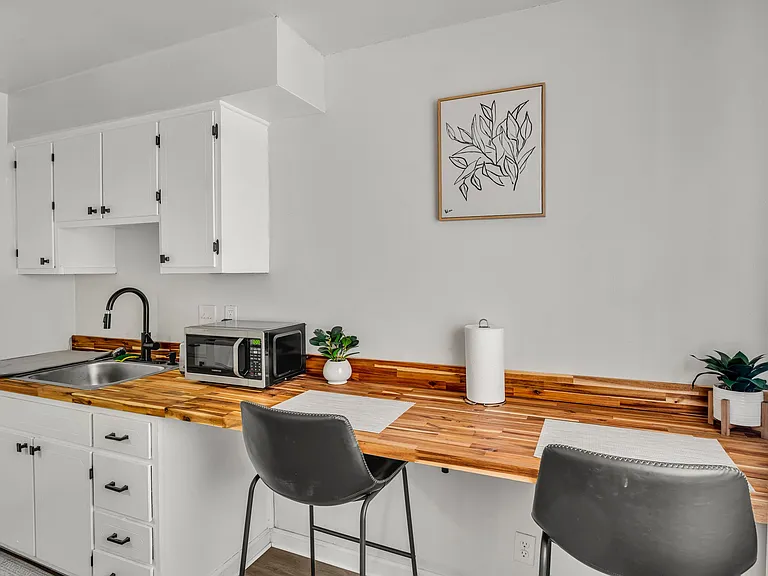 605 W Michigan St #4 — Photo 4