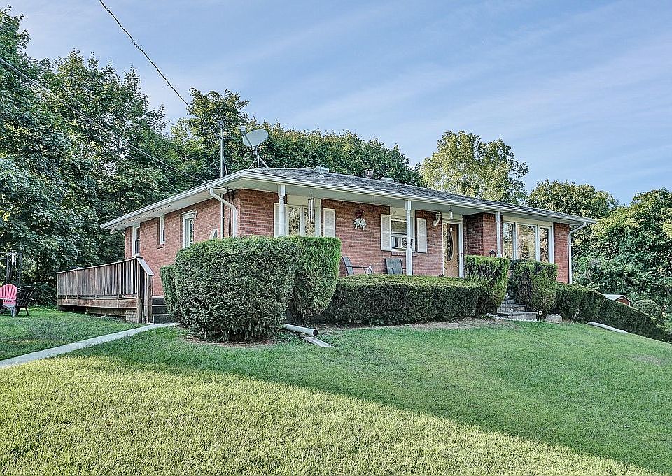 1st image of 413 Vineyard Ave