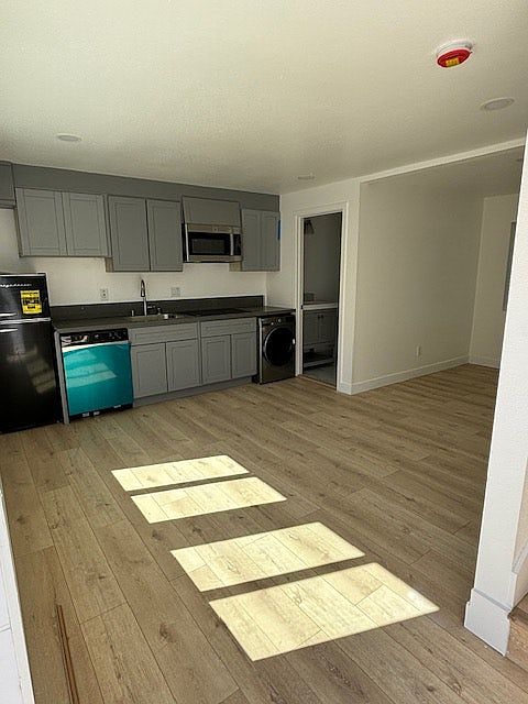 1st image of 454 S 7th St #4