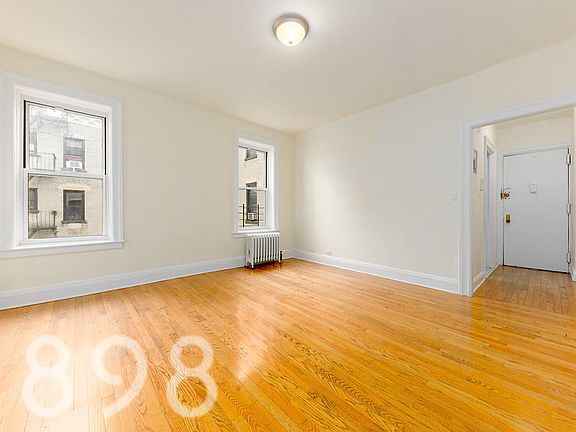 2nd image of 3805 Crescent St APT 4E