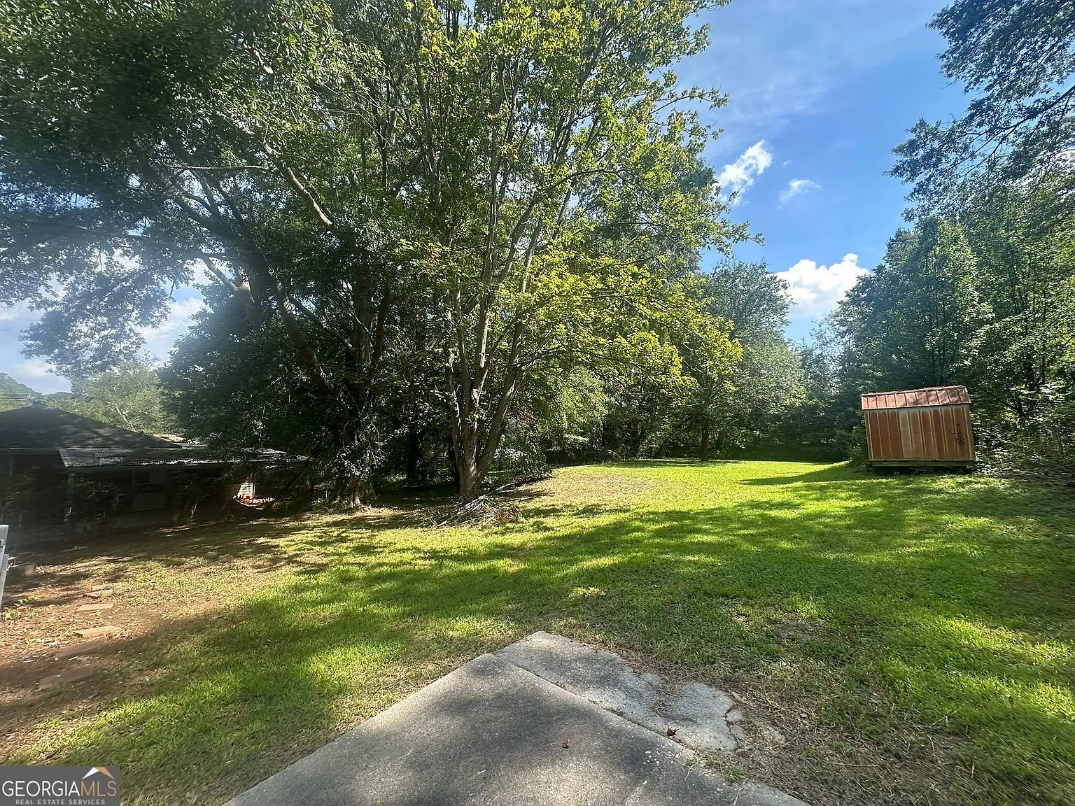 3 bed, 1.0 bath, 951 sqft, $1,100 — Photo 2