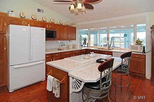 4th image of 557 NW Archer Ave