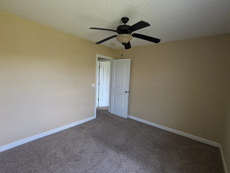 202 Augusta Way — Photo 6