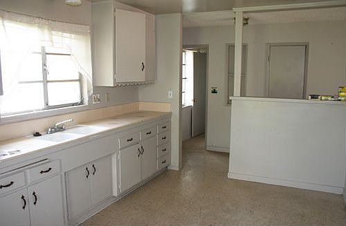 3rd image of 10101 Blanche Cir