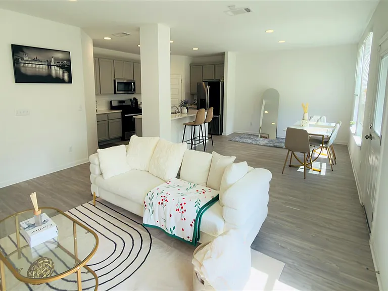 6915 Tiznow Ln — Photo 8