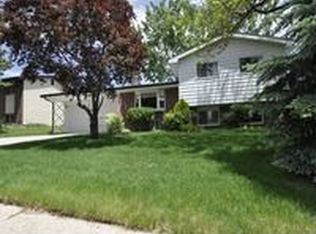 1030 S Briarwood Dr, Lakewood, CO 80226