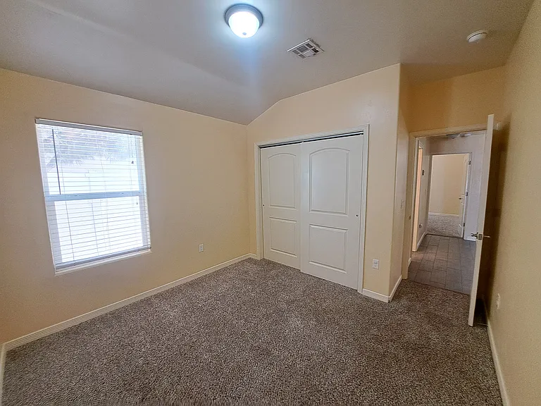 2225 Dakota Dr #D — Photo 12