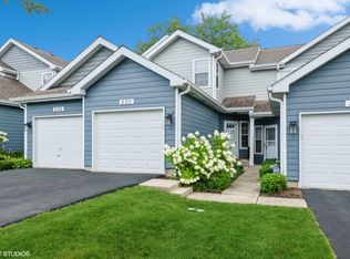 533 Woodhaven Dr, Mundelein, IL 60060