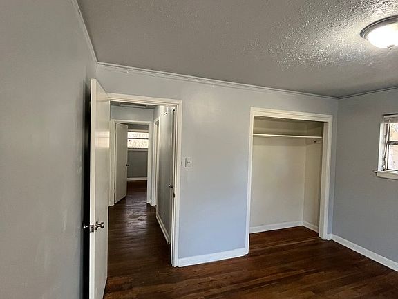 5th image of 18 Rosemont Dr