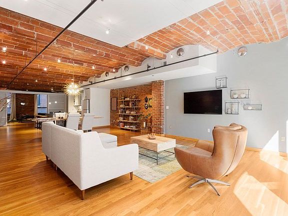 4th image of 121 Beach St Unit 303