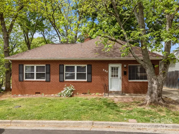 330 Clover St, Mooresville, NC 28115