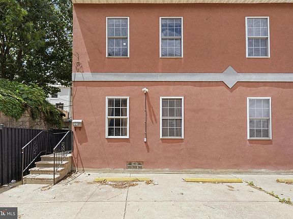 2nd image of 1218 Hope St
