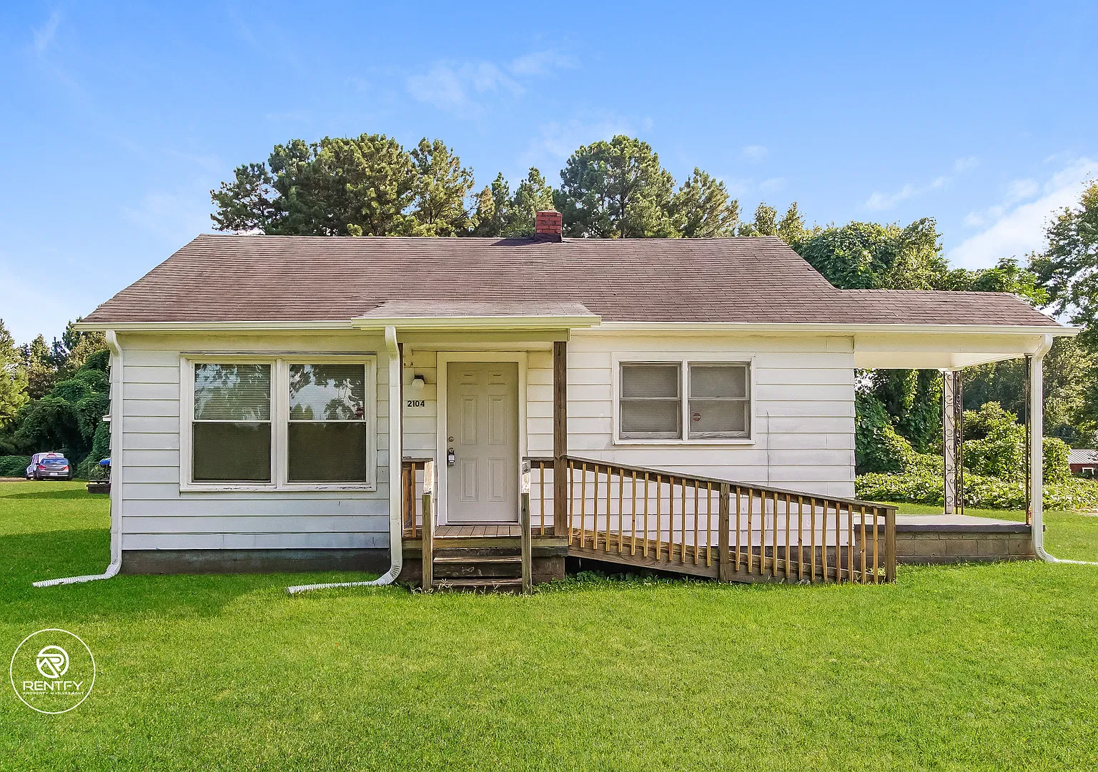 2104 E Greenbriar Rd Statesville, NC 28625 — Photo 1