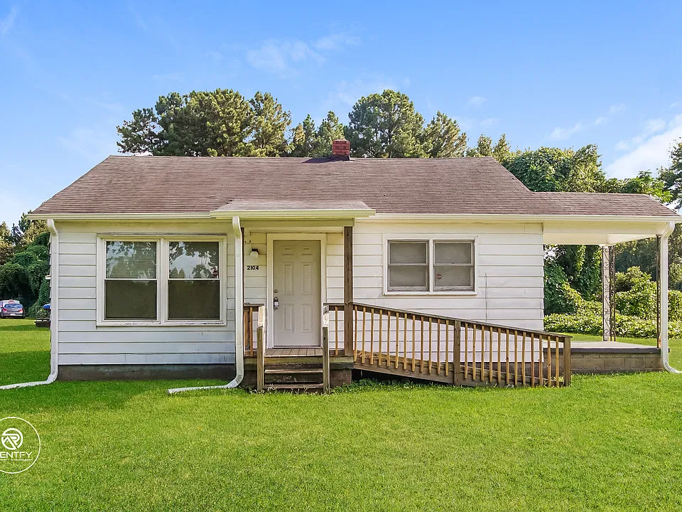 2104 E Greenbriar Rd