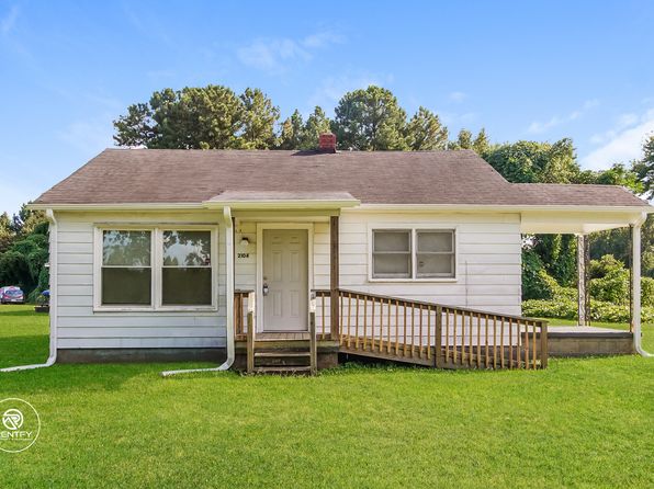 2104 E Greenbriar Rd