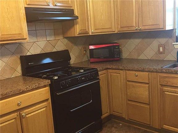 4th image of 1227 W Avenue E