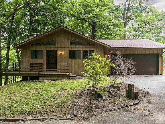 2nd image of 3682 Coral Cove Ln NE