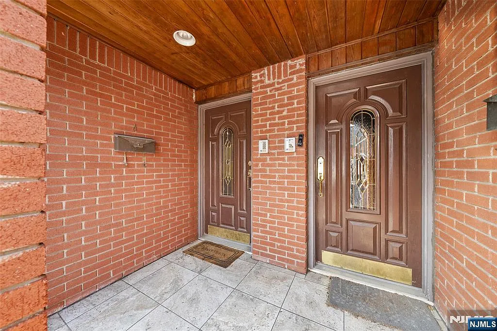 3 bed, 3.5 bath, $4,250 — Photo 2