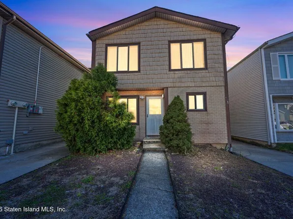 26 Manchester Dr, Staten Island, NY 10312