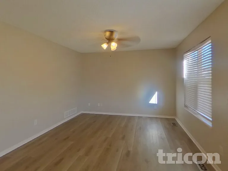 862 Marshall Dr — Photo 17