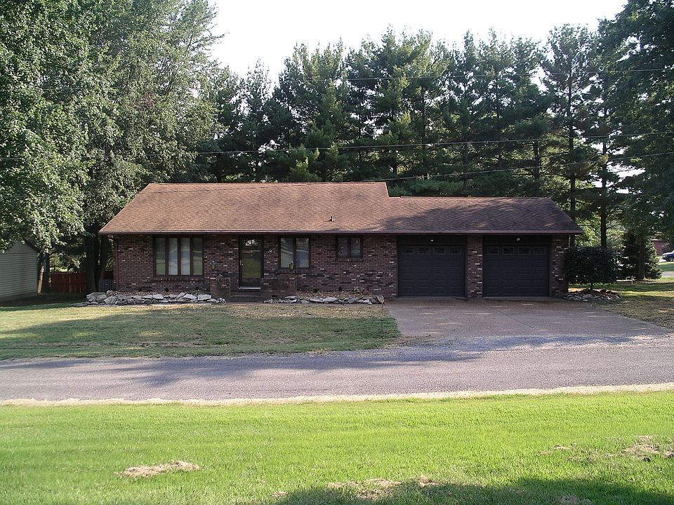 1st image of 16 Ruth Ann Dr